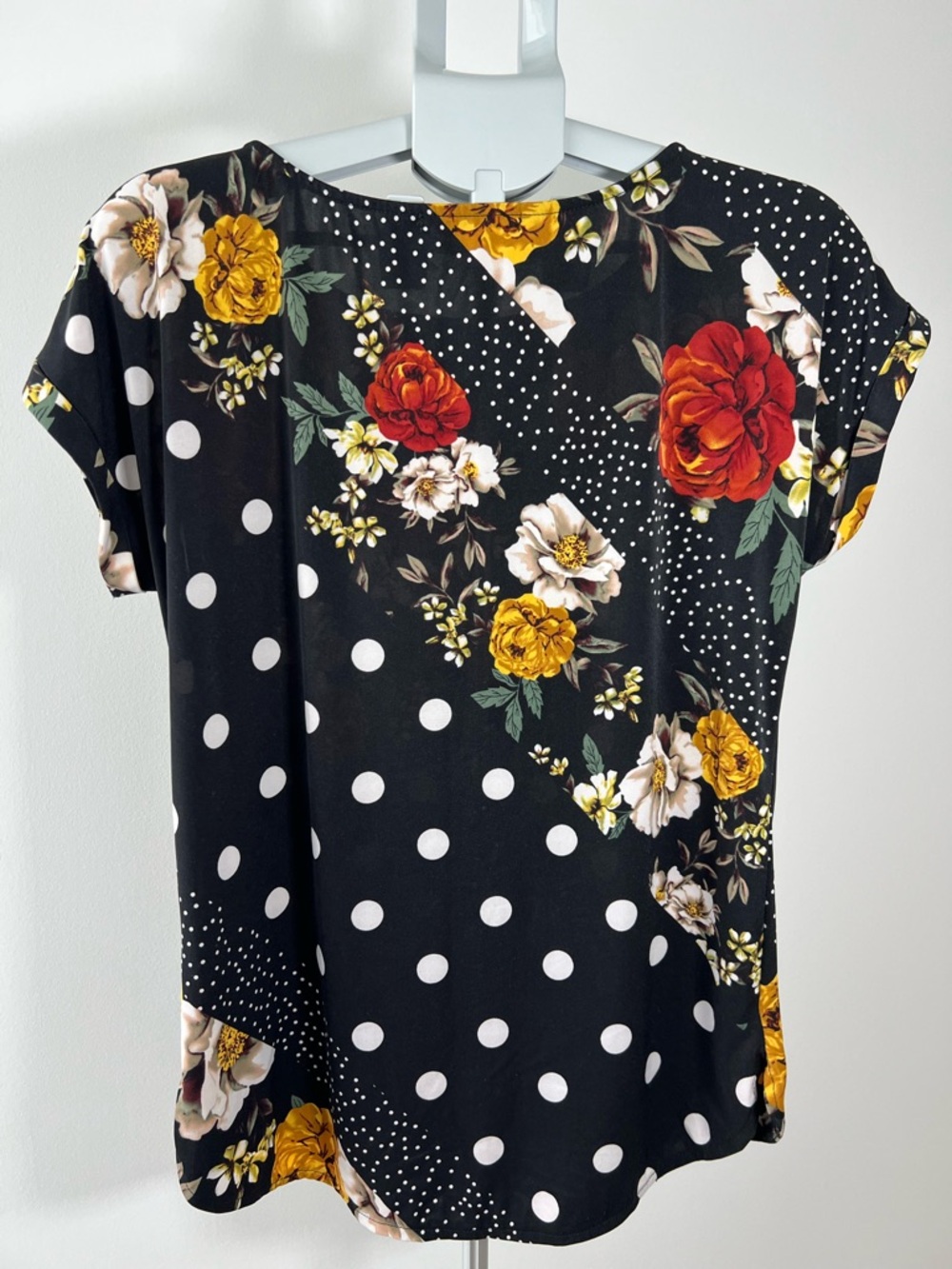 ☆ 3 for $20 ☆ Vintage Suzy Shier Black Floral & Polka Dot Short Sleeve Tee - Picture 2 of 5